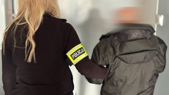 W kościele zniszczył mikrofon, potem dobrał się do skarbonki. Sprawca – senior już w areszcie