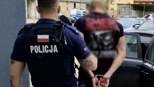 Najpierw pobicie, potem ponad 2 promile. Policjanci szybko dotarli do 19-latka