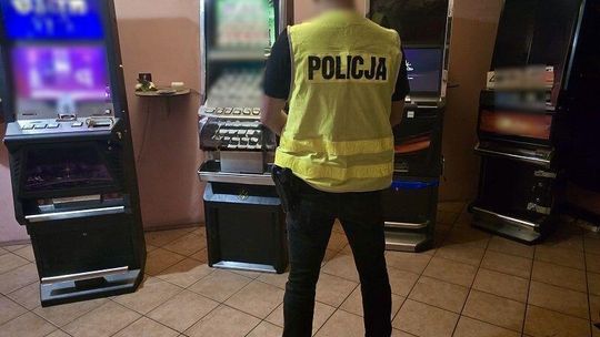 Nalot na lokal w powiecie tczewskim! Automaty za prawie 50 tys. złotych w rękach służb
