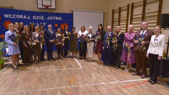 [ZDJĘCIA} Od pierwszych pływaków po olimpijczyków. Tczewska „Dwójka” ma już 65 lat. Od 23 lat odbywa się tu Dzień Integracji!