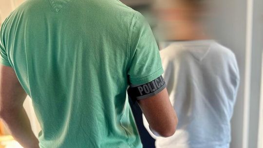 Pięści i kopniaki starszego, silniejszego wobec młodszego... Sprawą zajmie się sąd