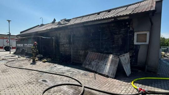 Pożar na placu na placu targowym w Pelplinie