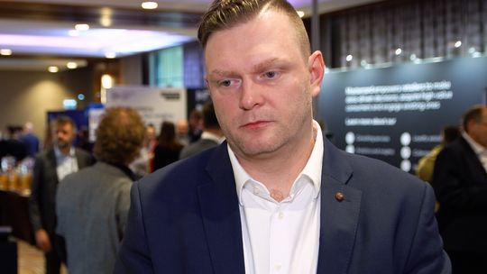 Sztuczna inteligencja napędza e-commerce. Innowacje przyspieszają jak nigdy dotąd