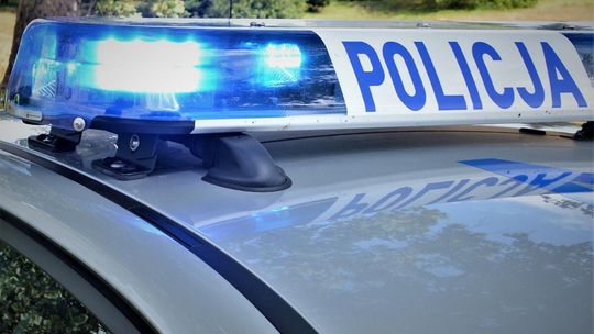 Wakacyjna podróż zakończyła się w szpitalu. Policja przypomina o kluczowej zasadzie