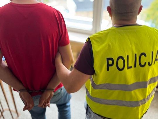 11 butelek whisky zamiast rozsądku. 30-latek pięciokrotnie okradał ten sam sklep!