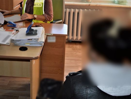 21-LATKA ZAPŁACIŁA ZA ZAKUPY ZNALEZIONĄ KARTĄ PŁATNICZĄ – ODPOWIE ZA WŁAMANIE