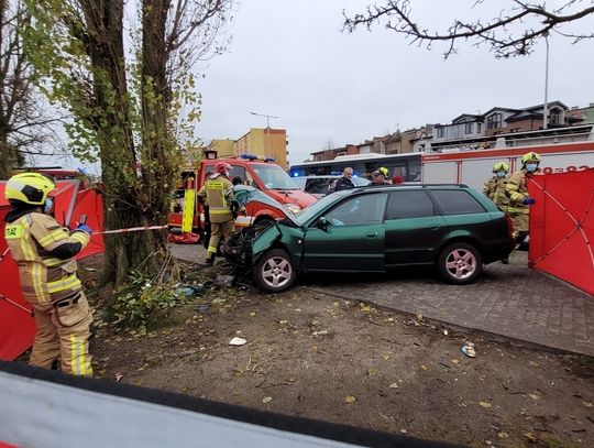 25-latek wjechał w grupę ludzi na przystanku autobusowym. Ranni trzy osoby w tym dwie dziewczynki 