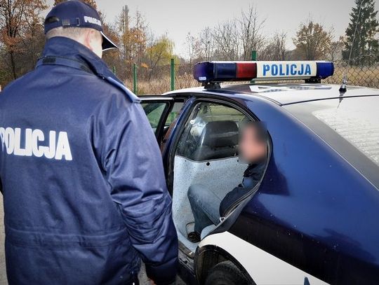 35-latek z Tczewa próbował płacić za zakupy kradzioną kartą bankomatową