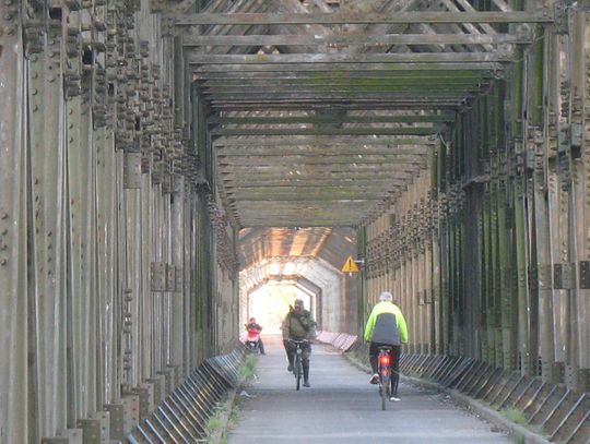 5 października most definitywnie zamknięty. Rozważano prom