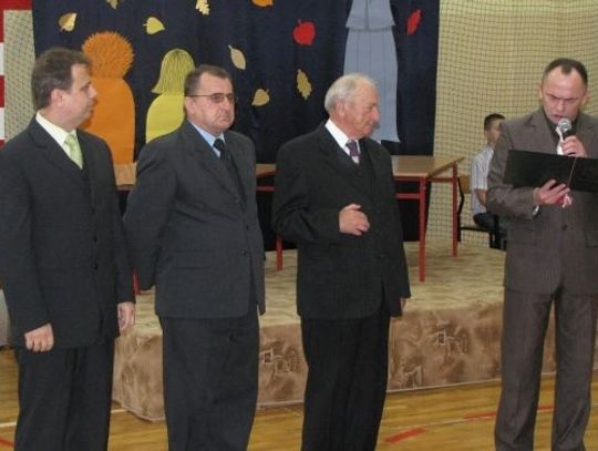 50-lecie Szkoły Podstawowej w Lubiszewie. Wójt w prezencie obiecał... boisko