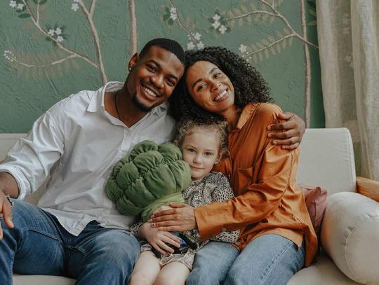 Adopcja – prawne przysposobienie dziecka dla jego dobra. Poznaj najistotniejsze informacje