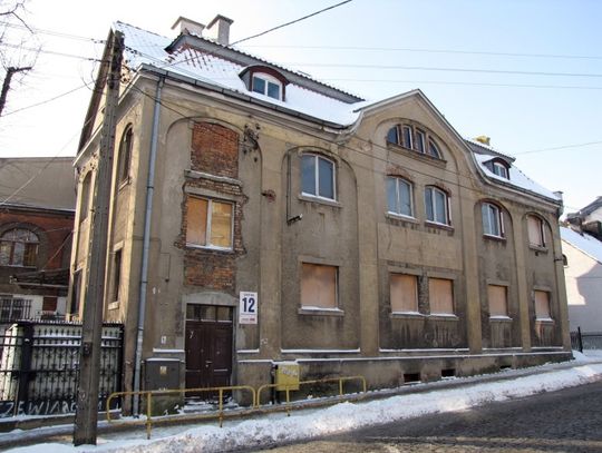 Agonia zabytkowych kamienic. Nierozwiązywalny problem?