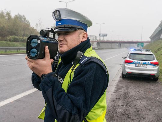 Akcja o kryptonimie „Prędkość”. Pomorscy policjanci oprócz kontroli prędkości sprawdzą także bezpieczeństwo podróżujących