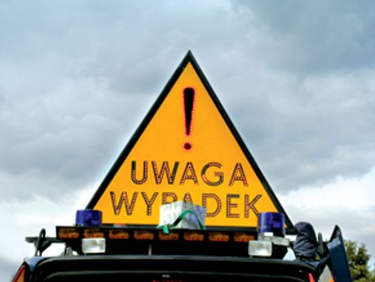 Auto osobowe wylądowało w rowie. 4 osoby ranne