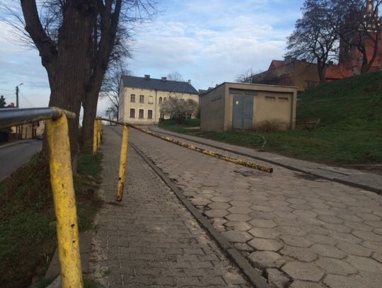 Balustrada jak dzida. Zamiast zabezpieczać, zagrażała bezpieczeństwu 