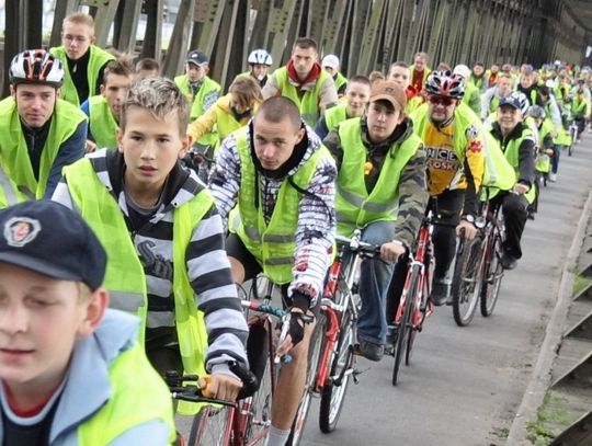 Bez czterech kółek tez można żyć. Manifestacja na dwóch kółkach