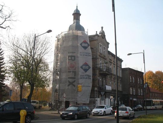 Beż zamiast szarości. Charakterystyczna kamienica w centrum Tczewa zmieni swój wygląd