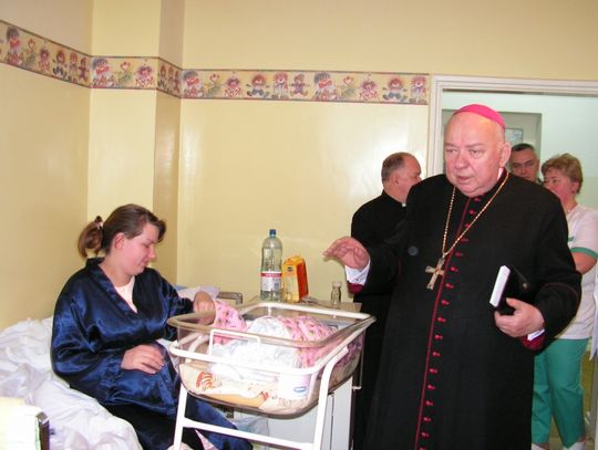 Biskup Szlaga w kościerskim szpitalu