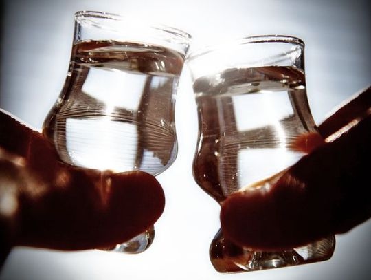 "Bramka" dla pijaczków. Wymuszanie alkoholu od nowożeńców