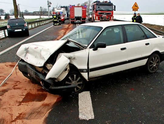 Brawura niesie tragedię - ostrożniej na drogach