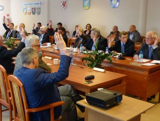 Budynek starostwa pod zastaw. Radni o szpitalnym kredycie