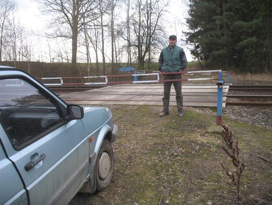 By dojechać do domu otwiera... kolejowy szlaban