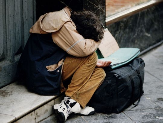 Co 10 mieszkaniec powiatu korzysta z pomocy społecznej