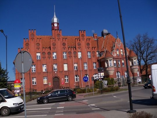 Co urzędnik robi w pracy?