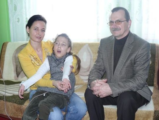 Czek z aukcji dla Laury. Łazienka będzie jak nowa