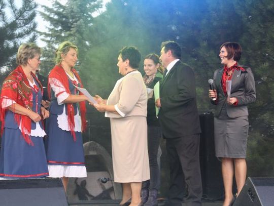 Czerwone Gitary, strongmani i wieńce. Świetna zabawa podczas powiatowych dożynek w Piasecznie