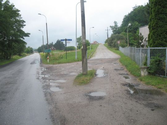 Czy i kiedy zniknie to "cudo"? Mieszkańcy chcą poprawy bezpieczeństwa