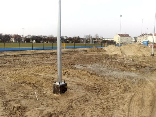 Czy projekt elektryki nadaje się na makulaturę? Ekspert krytycznie o stadionie przy ul. Bałdowskiej w Tczewie  