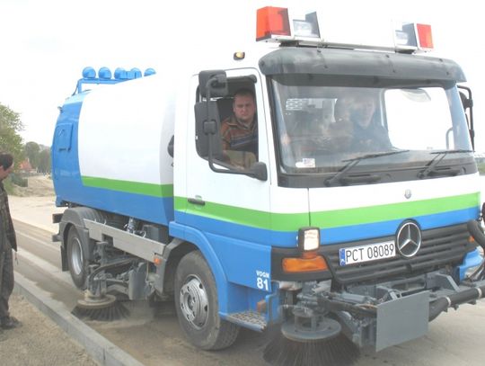 „Czyszczarka” - sprząta i... wyrywa chwasty