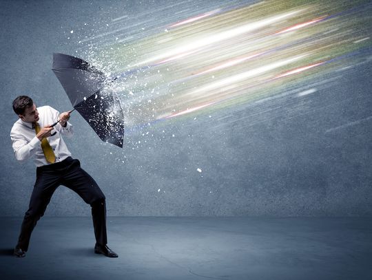 Dlaczego warto korzystać z antywirusa i firewalla na komputerze?