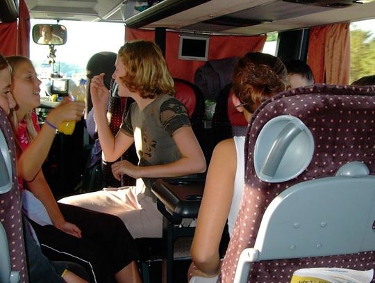 Dojazd do szkoły - tak, ale tylko do najbliższej. Rejonizacja w gminie problemem dla rodziców i dzieci