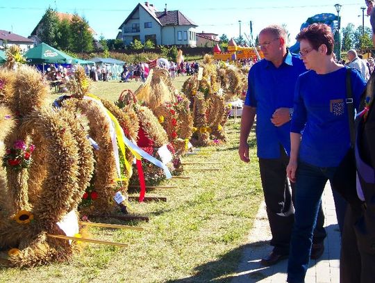Dożynki powiatowe. Międzyłęż z najlepszym wieńcem