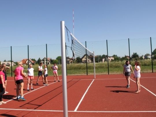 Dwa nowe boiska oddane do dyspozycji mieszkańców os. Staszica