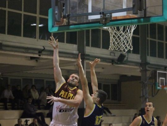 Dwie kolejne wygrane Decki - pierwsza liga coraz bliżej