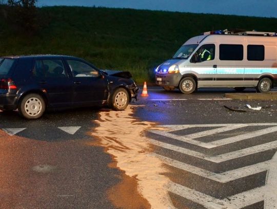 Dwóch kierowców trafiło do szpitala - policja wyjaśnia okoliczności wczorajszego wypadku