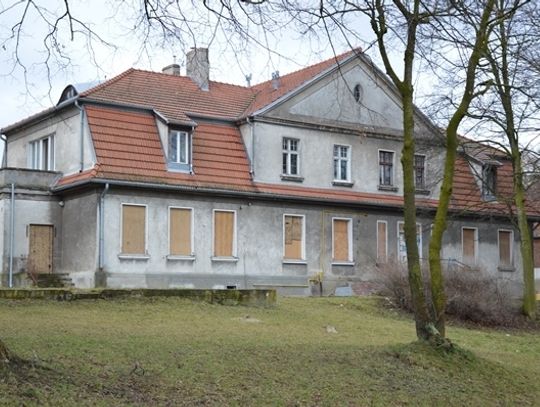 Dworek oddam w dobre ręce. Powstanie tu przedszkole, albo ośrodek zdrowia?