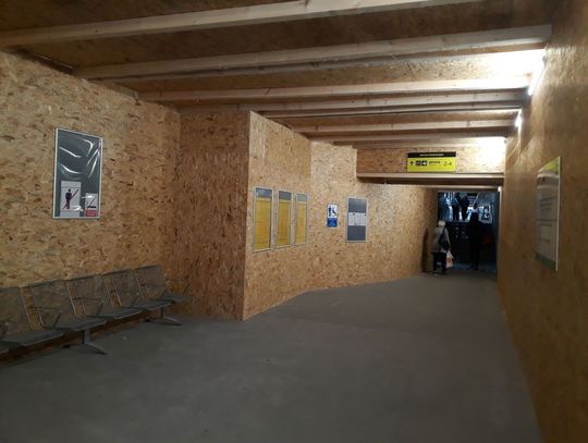 Dworzec tymczasowy w Tczewie już otwarty. Kontenerowe przejście na perony do dyspozycji klientów