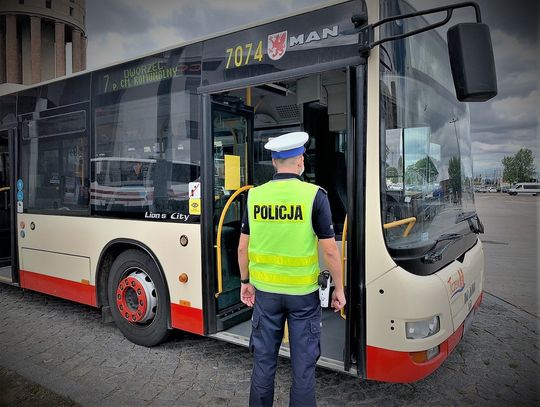 DZIAŁANIA POLICJANTÓW I SANEPIDU NA RZECZ WALKI Z KORONAWIRUSEM