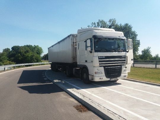 Dzień wcześniej wypił cztery piwa... Kierowca 40-tonowego zestawu kolejny raz złapany "pod wpływem" 