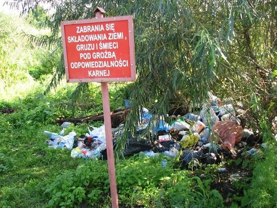Dzikie wysypisko. STOP zaśmiecaniu miasta!