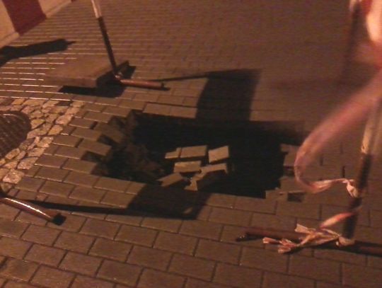 Dziura gigant. Zapadł się fragment jezdni