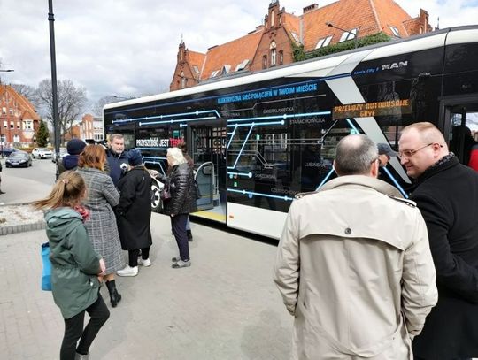 Elektryczny autobus testowy MAN. Cicha i ekologiczna elegancja z zasięgiem do 550 km