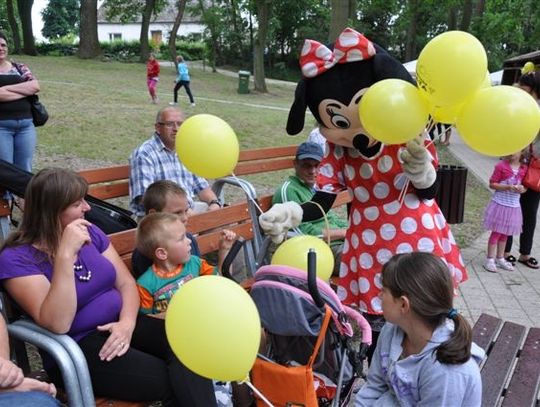 Elvis, trampolina i dmuchane zamki