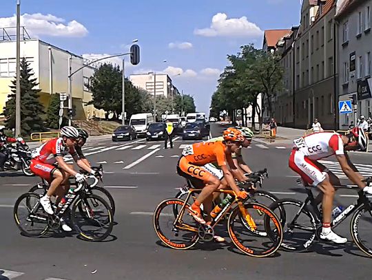 [FILM] Tour de Pologne 2014 Tczew czołówka peletonu - "uciekinierzy" 