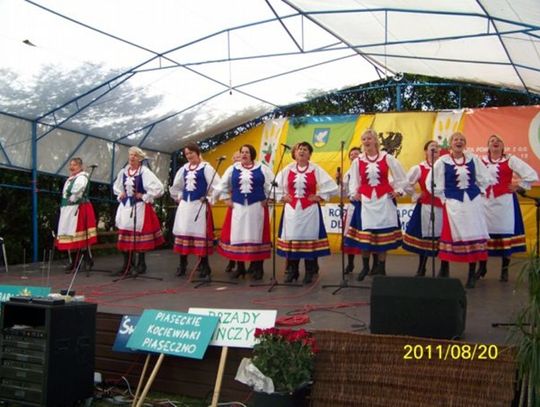 Folkują za brukselskie euro. Udany debiut Psiotrowych Dziewuch