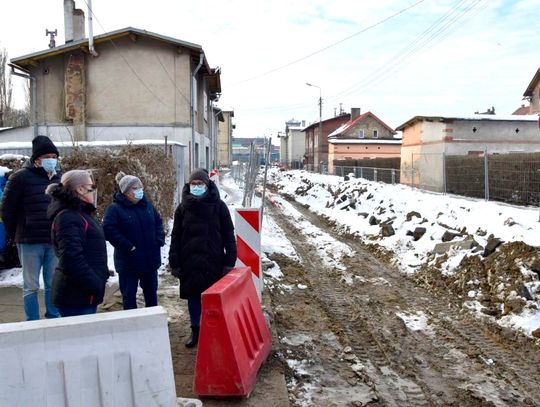 [GALERIA ZDJĘĆ] Służby miały problem... Trudności przy inwestycjach na ul.  Półwiejskiej i Młyńskiej 